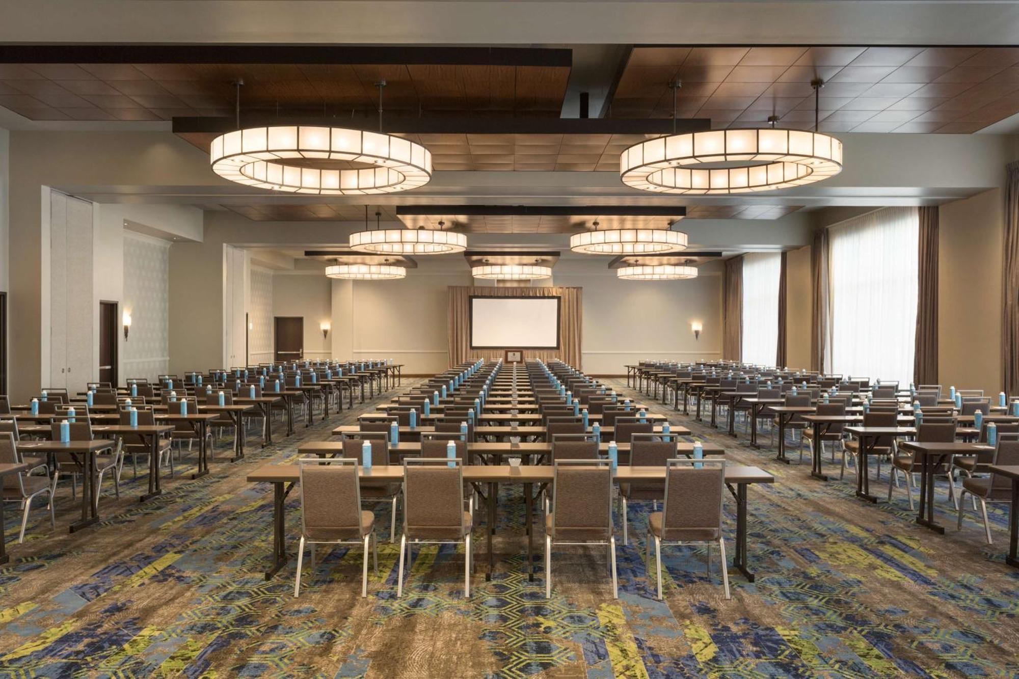 Embassy Suites By Hilton Denton Convention Center Exterior foto