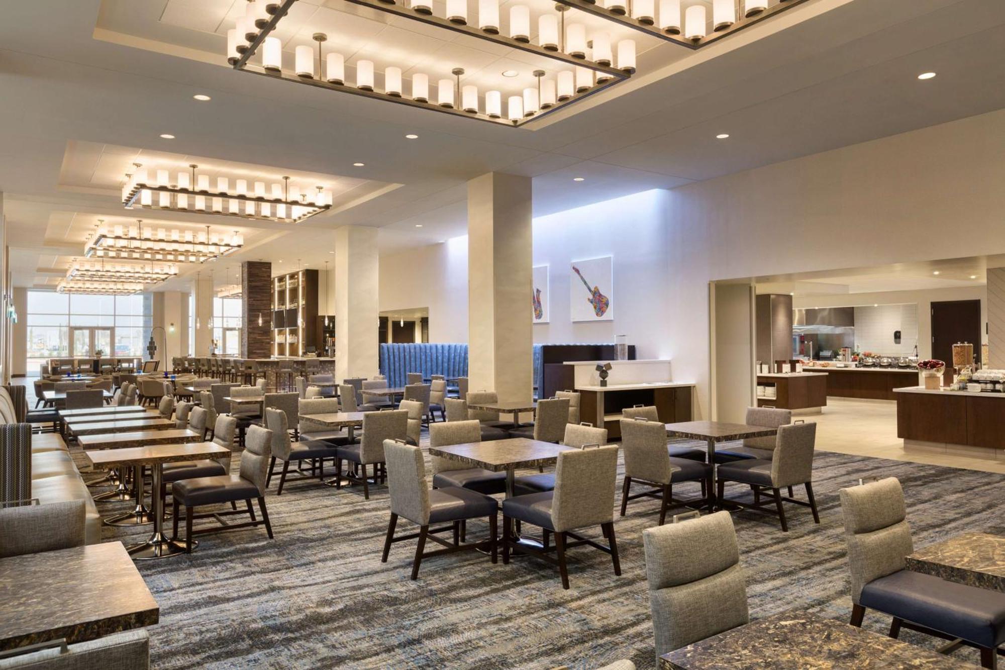 Embassy Suites By Hilton Denton Convention Center Exterior foto